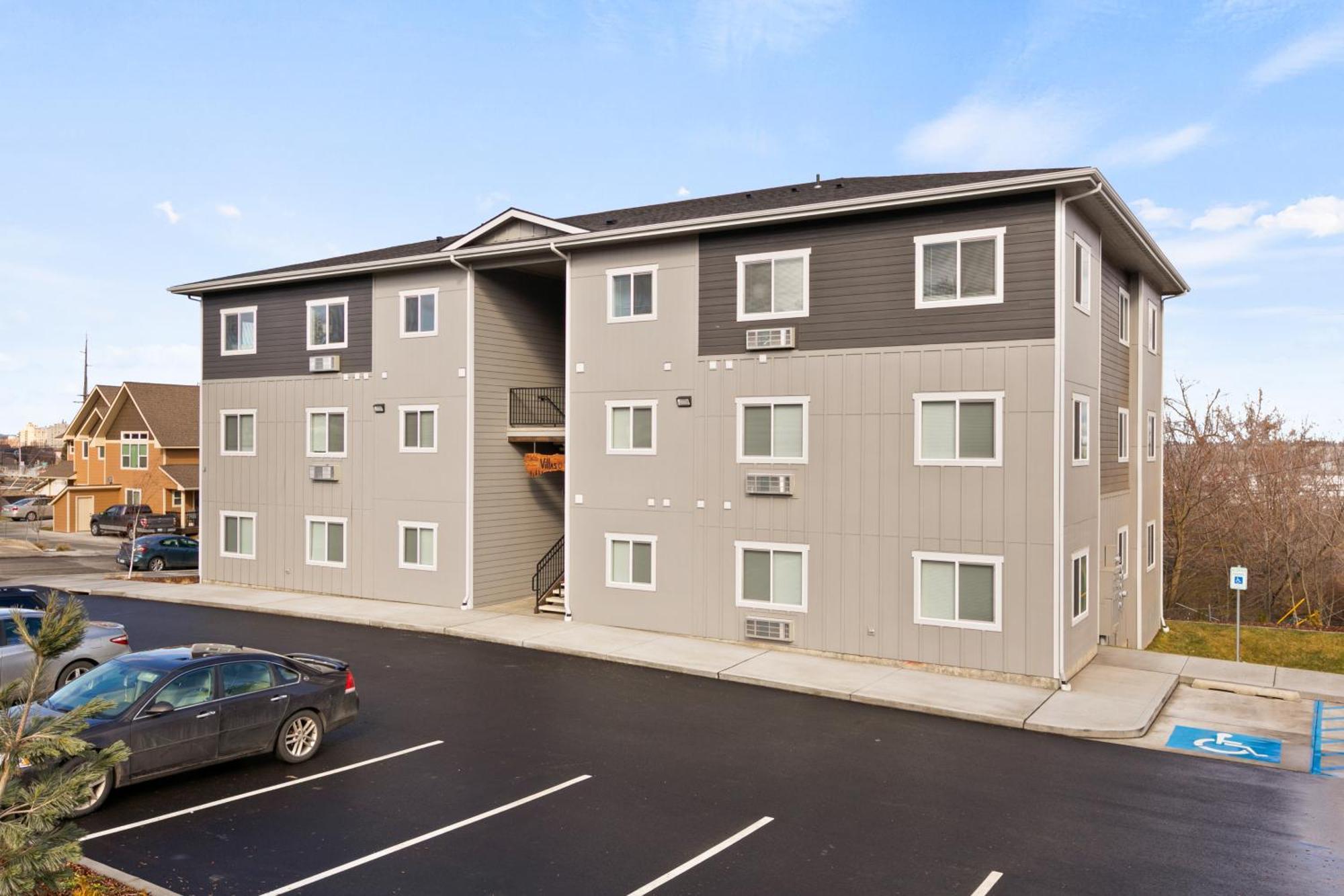 شقة New 2 Bed 2 Bath Near Perry Dist And Downtown سبوكين المظهر الخارجي الصورة