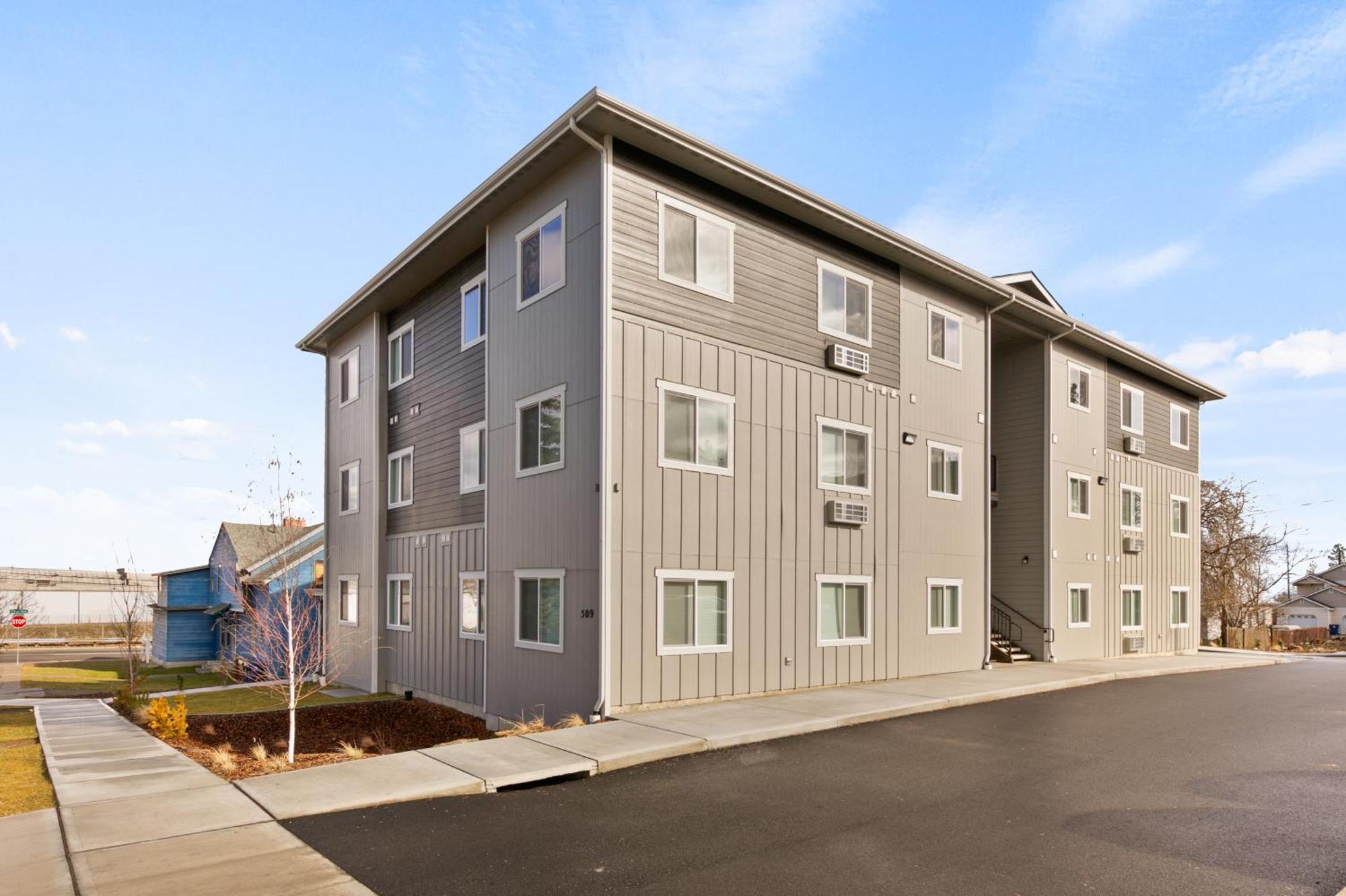 شقة New 2 Bed 2 Bath Near Perry Dist And Downtown سبوكين المظهر الخارجي الصورة