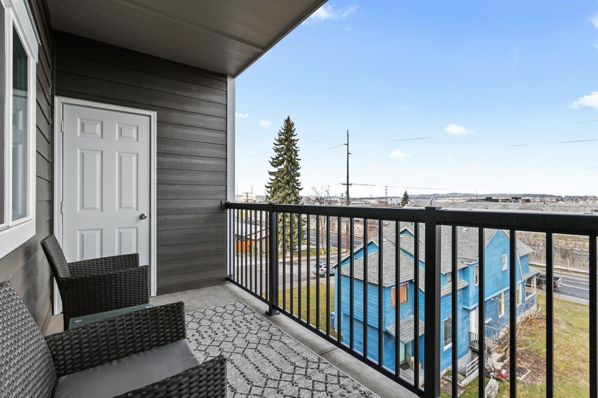 شقة New 2 Bed 2 Bath Near Perry Dist And Downtown سبوكين المظهر الخارجي الصورة