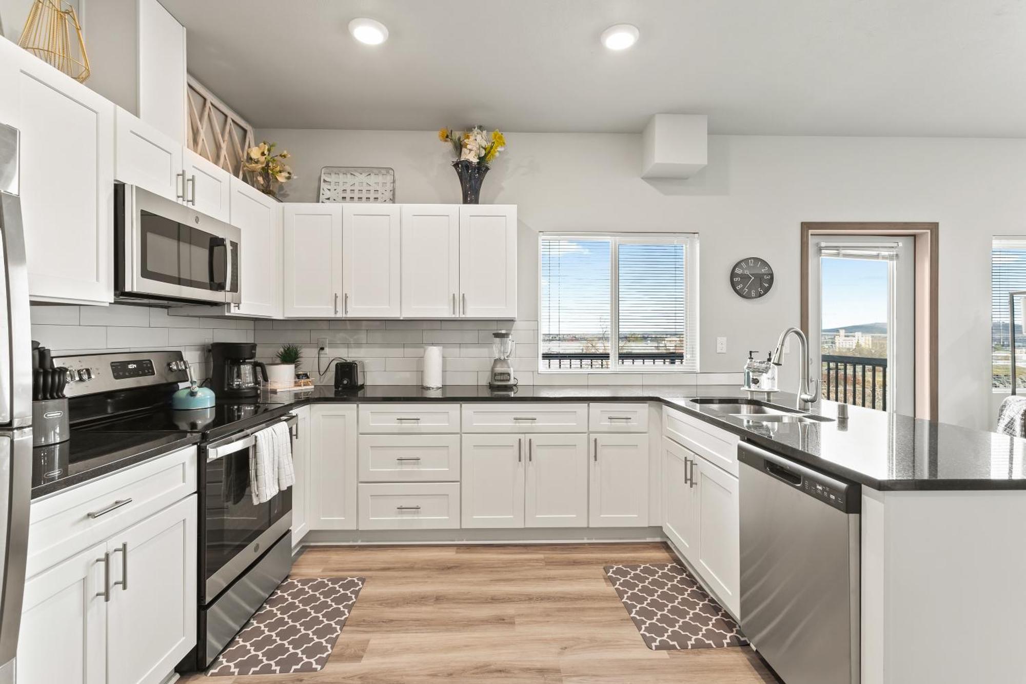 شقة New 2 Bed 2 Bath Near Perry Dist And Downtown سبوكين المظهر الخارجي الصورة